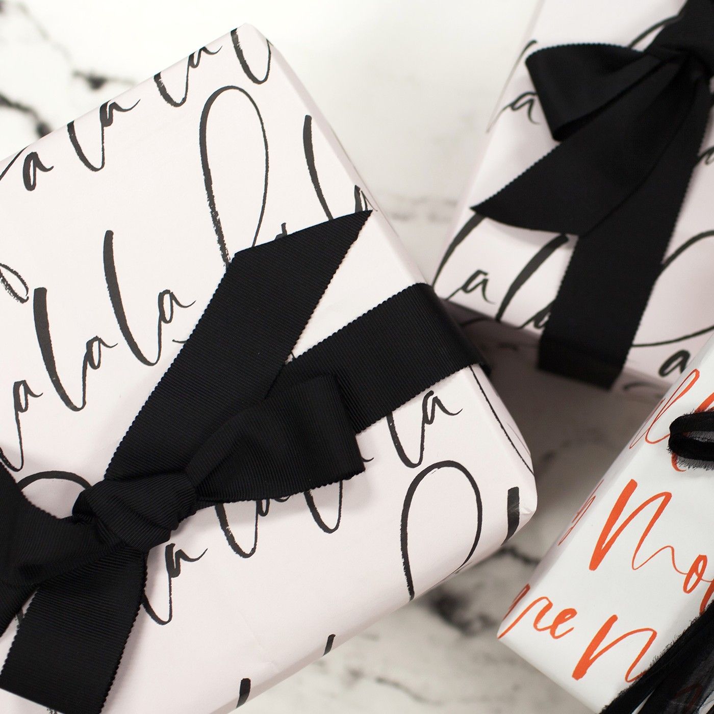 PLANOLY - Blog Post - How to Create a Gift Guide - Feature Image-1